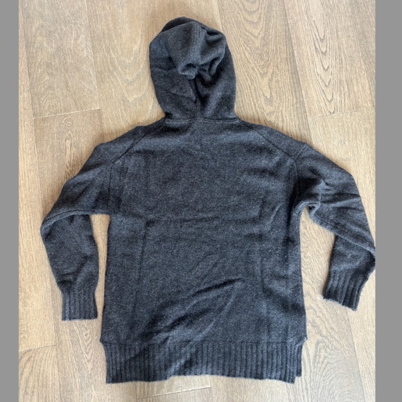 ARITZIA-100% Heavy Weight Cashmere Hoodie (Size Small) - Picture 2 of 11